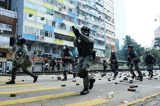 1686035762 Le autorita di Hong Kong portano a processo una canzone