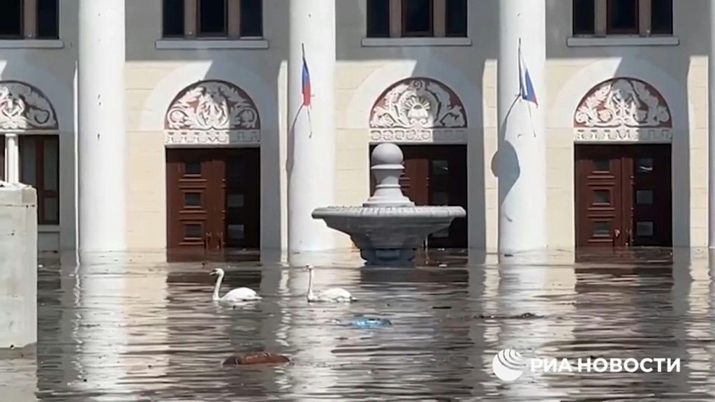 1686053162 In Ucraina distrutta la diga vicino Kherson migliaia di persone